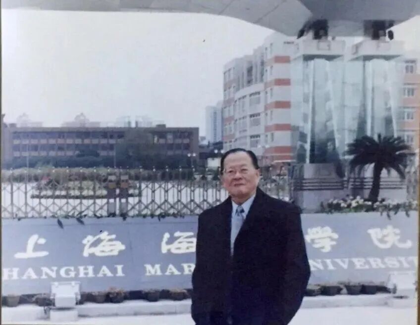 教授.jpg